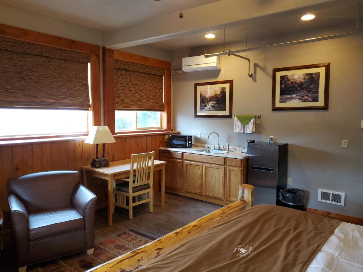 Buffalo Lodge Of Bigfork Dış mekan fotoğraf